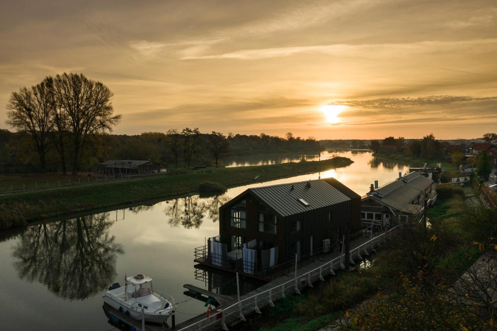 Apartamenty Kapitanskie - Plywajace Oława Exterior foto